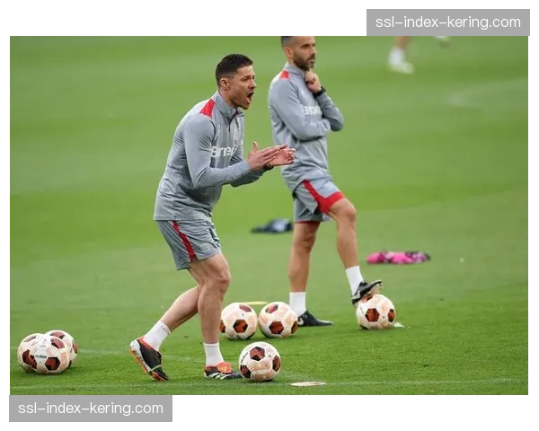 半场战报：勒沃库森2-0达姆施塔特，弗林蓬、博尼费斯各入一球